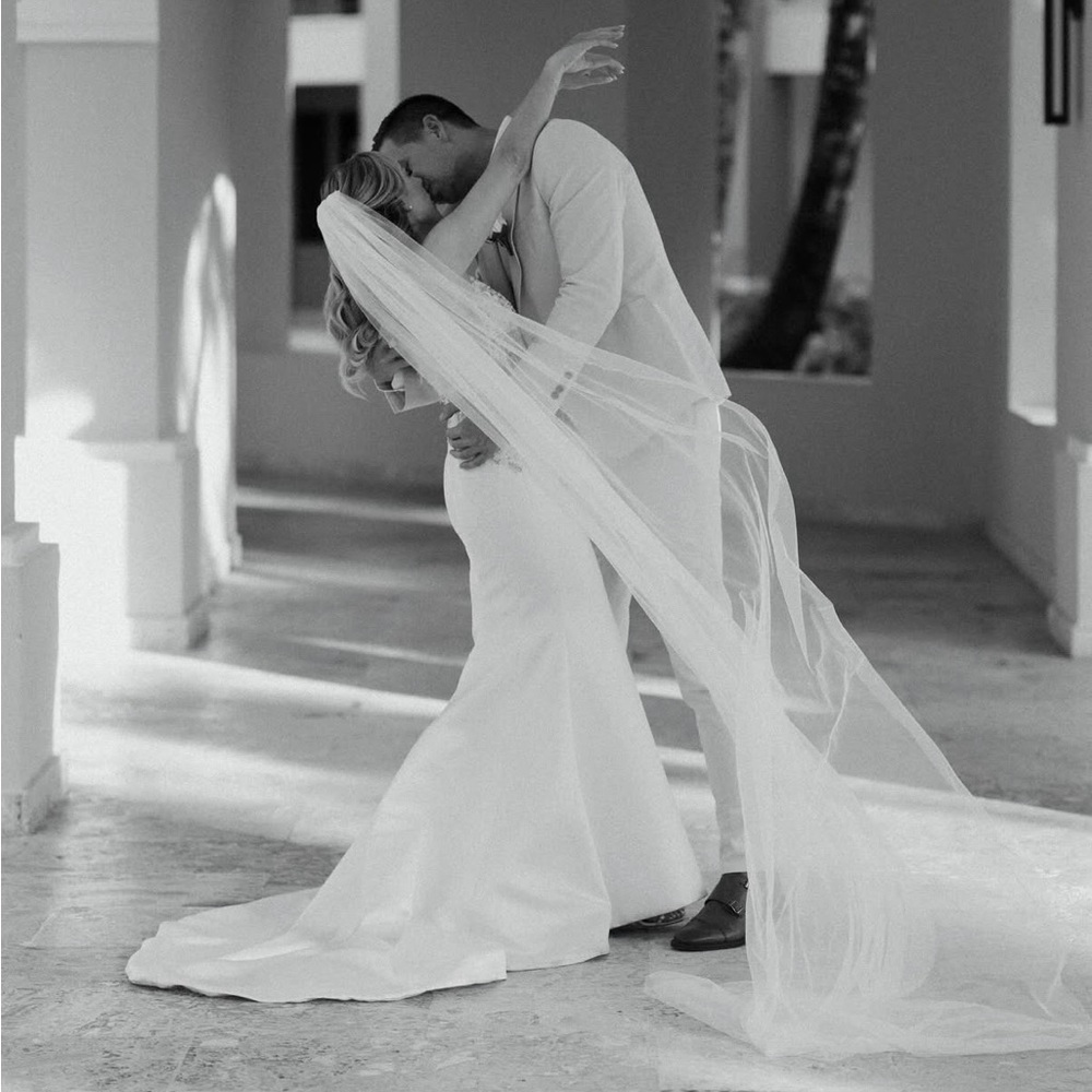 Ivory Cathedral Wedding Veil - Picture 2 of 13